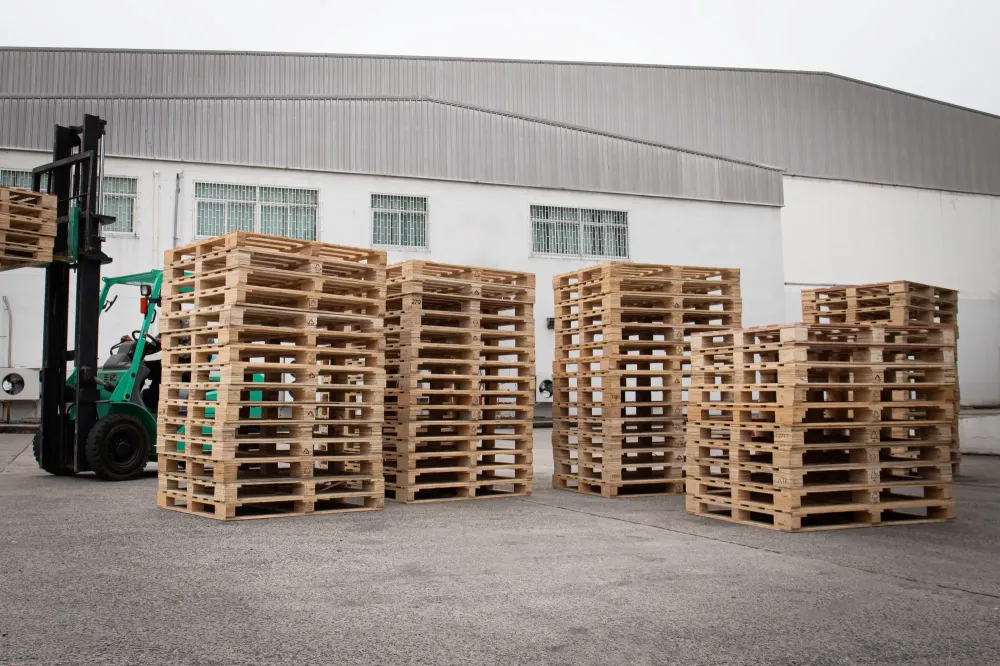 Récupération de palettes près de Parthenay